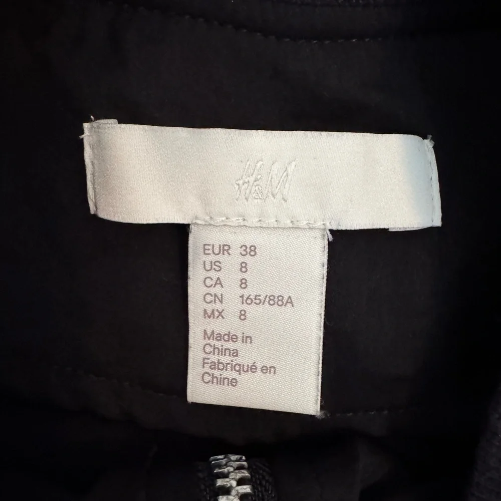 H&M Black Bomber Jacket Size US 8 - Picture 3 of 4